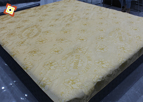 Dệt 100 Polyester Nệm Quilting Vải Warp Dệt kim mạ vàng In hoa văn