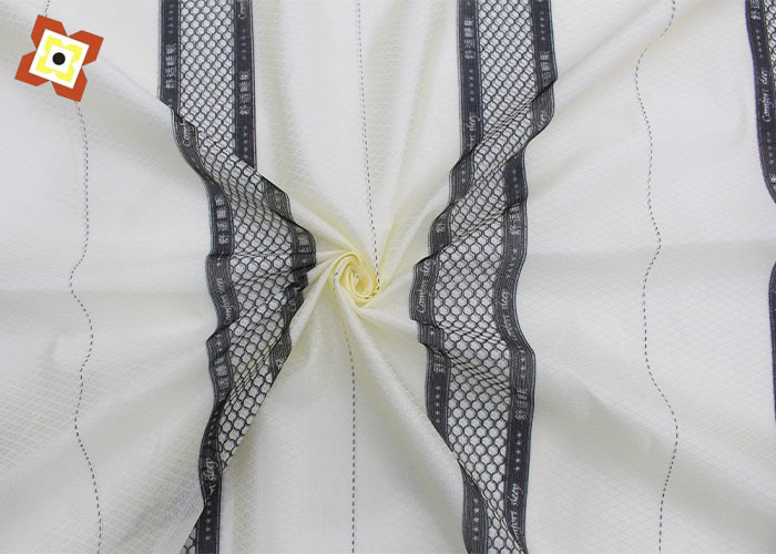 Polyester Pengji bảo vệ nệm vải màu sắc in sợi dọc dệt kim
